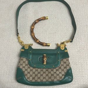Auth Vintage Gucci Peggy Green Bamboo Crossbody Bag